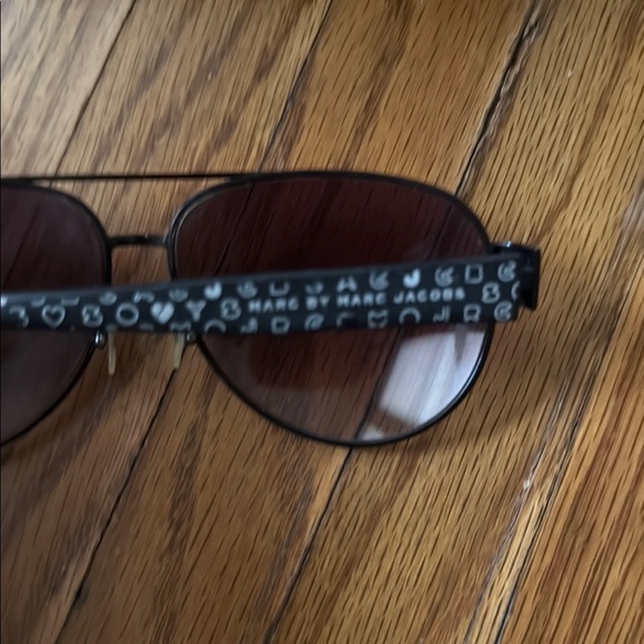 Marc by Marc Jacobs Black aviator Sunglasses with Case - Picture 6 of 9